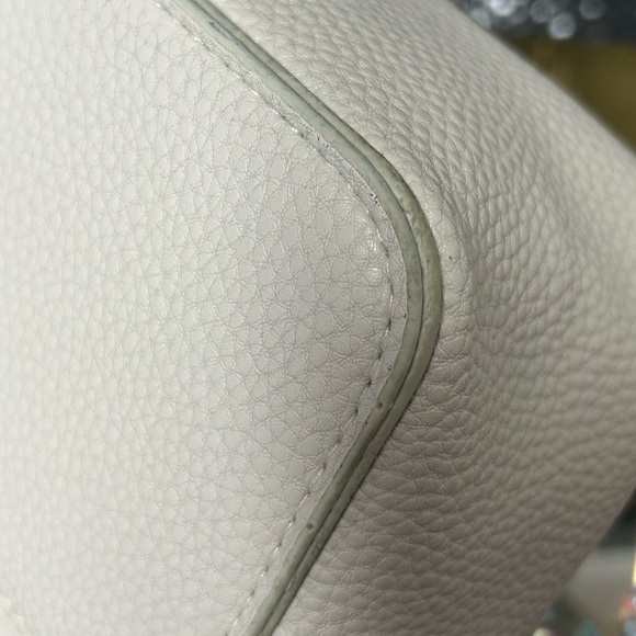 Kenzie Creme Pebbled Leather Double Zip Guitar Strap Crossbody Approx 8x4.5 x 3 - Picture 15 of 17